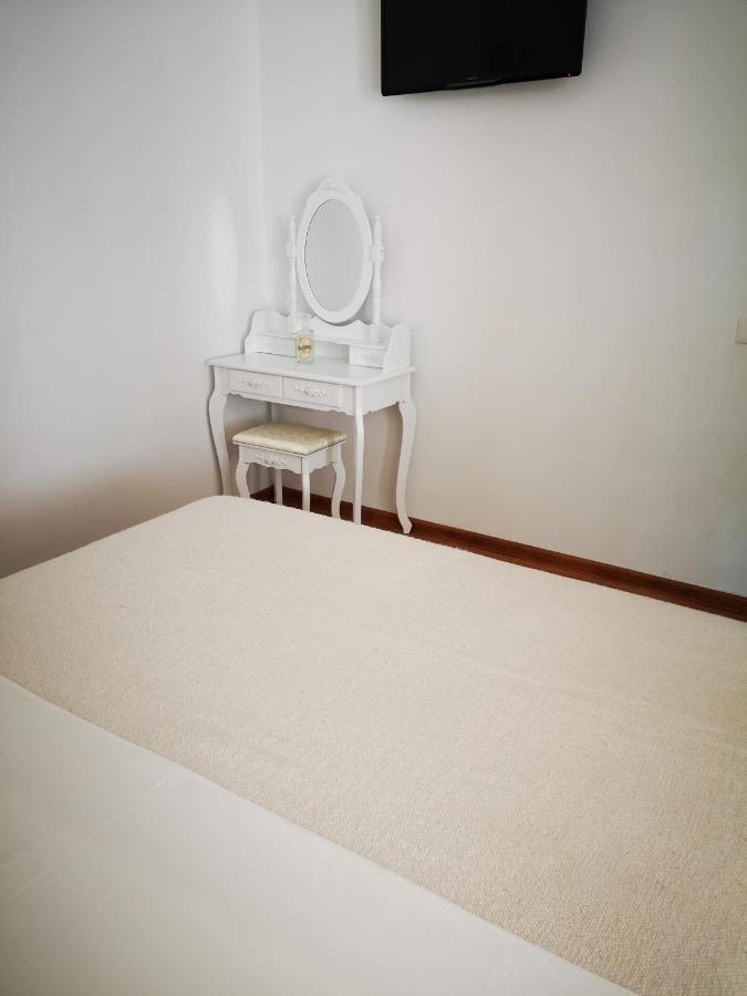 Brize Guest House Тузла Екстериор снимка
