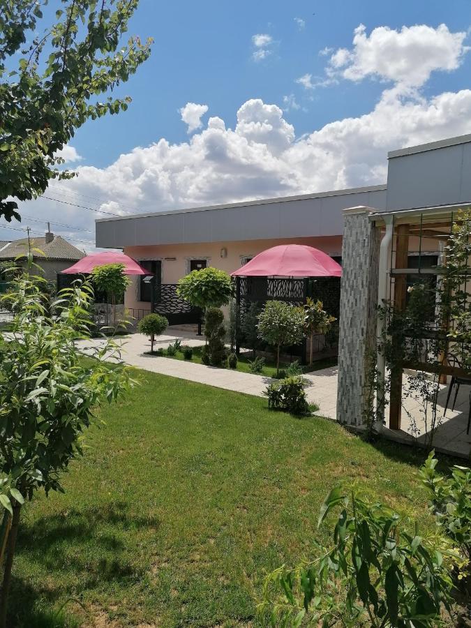 Brize Guest House Тузла Екстериор снимка